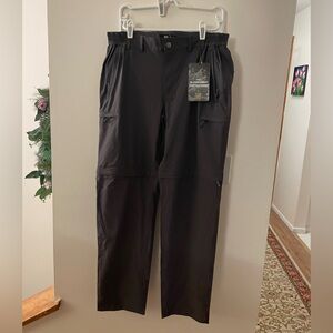 NWT zip-off convertible hiking pants with zippered pockets, size 12